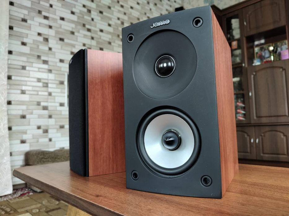 Продам полочную акустическую систему Jamo S622 DARK-APPLE (В ИДЕАЛЕ!)
