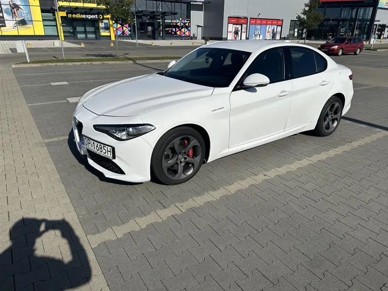 Alfa Romeo Giulia GIULIA VELOCE 280KM Q4 -FVAT - mały przebieg Polski Salon 1 użytkownik