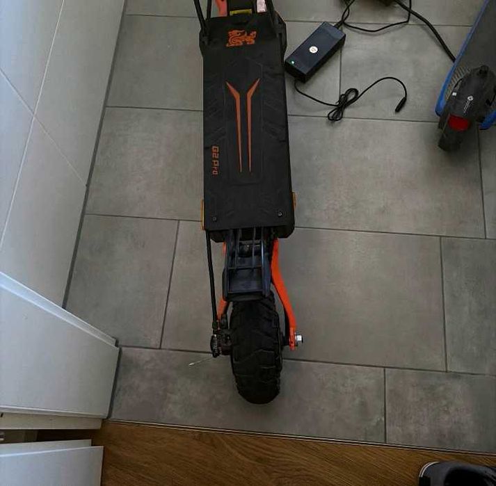 Trotinete elétrica dobrável Kukirin G2 Pro, preto/laranja, com visor