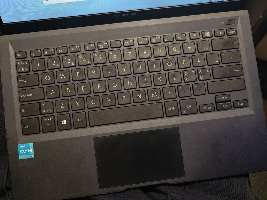 Laptop Asus expertbook b1400c intel i3 11gen. 8gb ram/512ssd