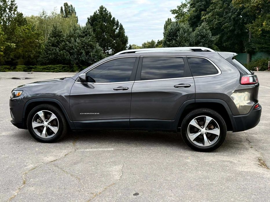 Продам Jeep Cherokee