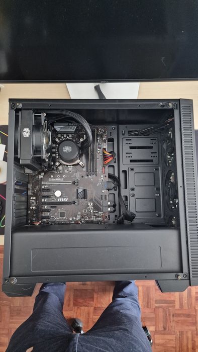 PC fixo i7-8700K + 16GB RAM + SSD