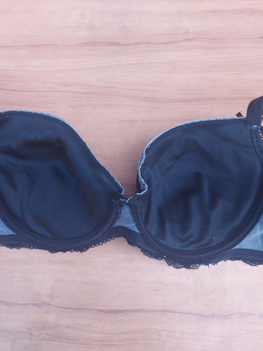 Biustonosz damski z koronką rozmiar 85G firma Flame