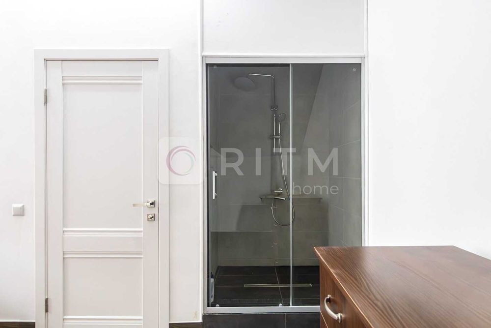 Оренда стильного напівособняка в самому центрі міста