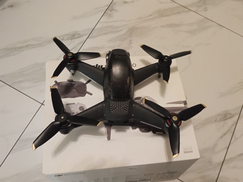 Dron  DJI FPV combo