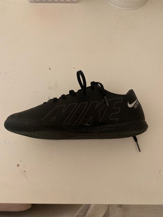 Chuteira Preta Mercurial Nike Tamanho 37.5
