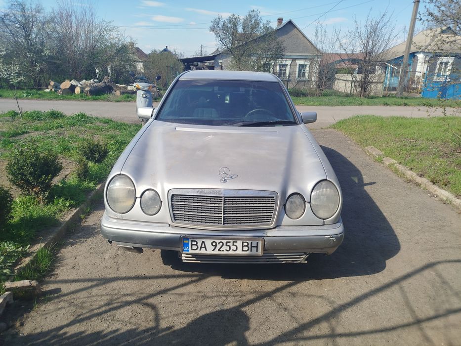 Продам Мерседес 220