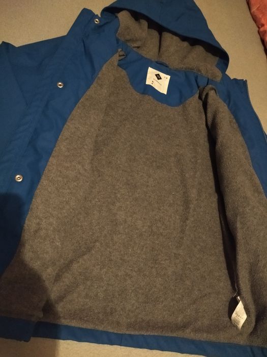 Kurtka  przeciwdeszczowa  7-8lat