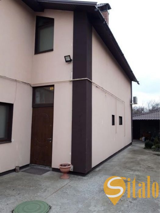 Сучасний маєток з ідеальним плануванням та вишуканим простором