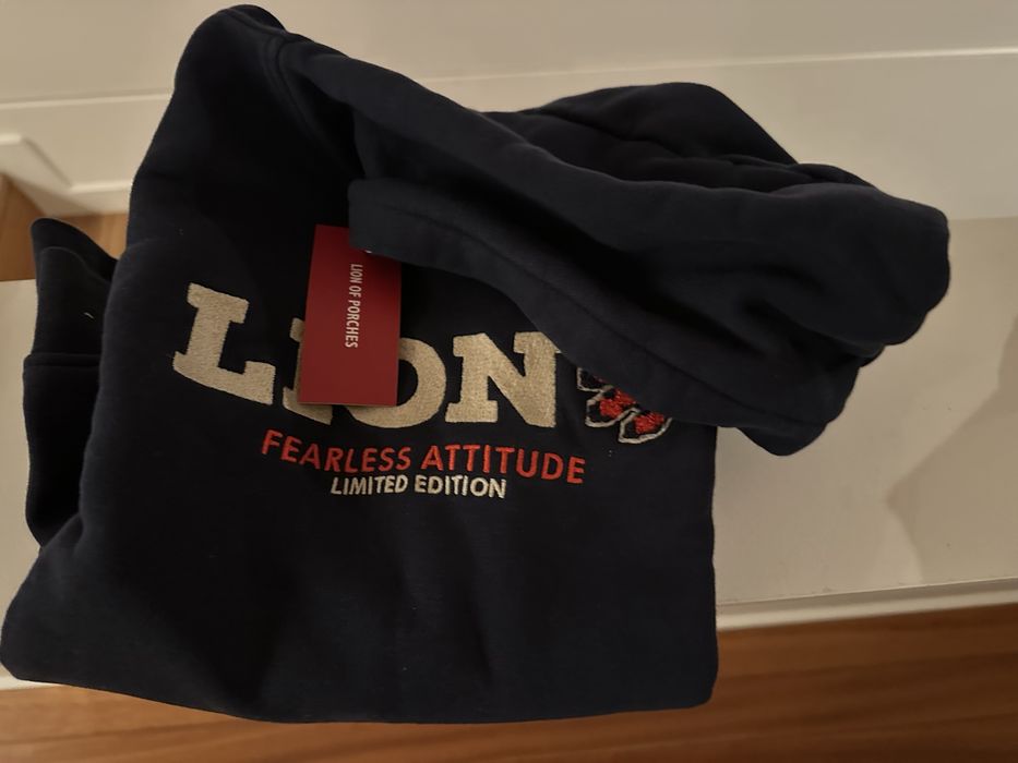 Hoodie com carapuço Lion os Porshes