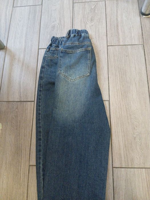 Широкі джинси для підлітка