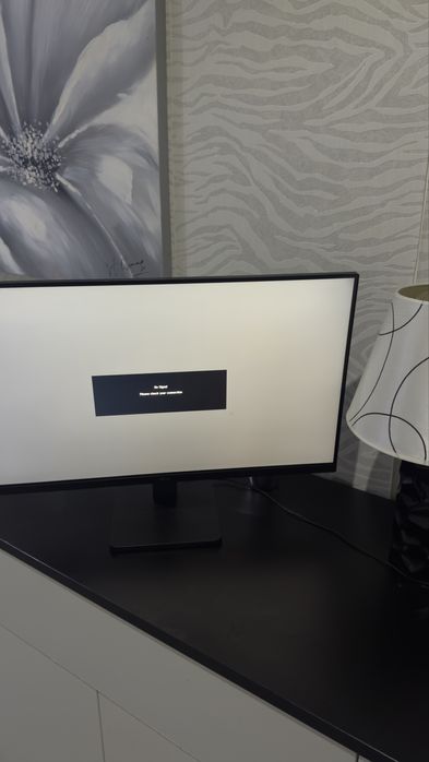 Monitor LG em Excelente Estado – Imagem Nítida e Sem Defeitos