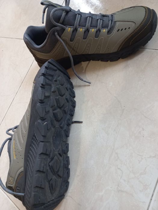 Skechers 
Sapatilhas Homem
Tamanho 46
Novas