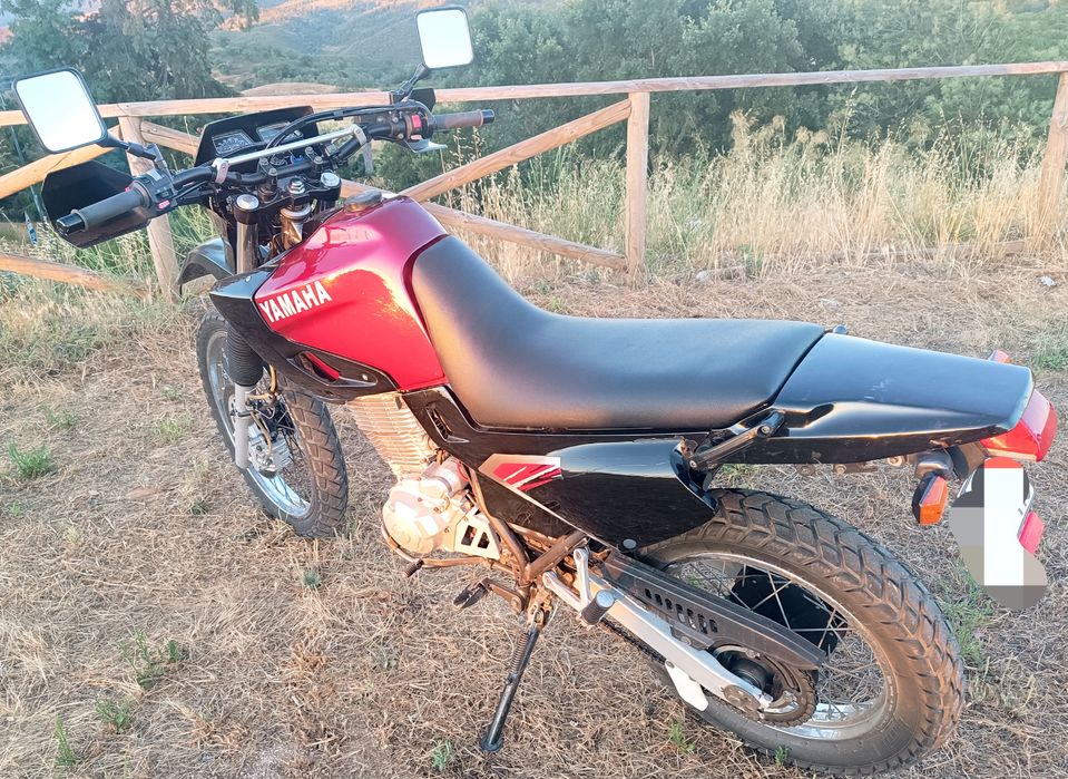 YAMAHA XT 600 E Impecável. Estimada.