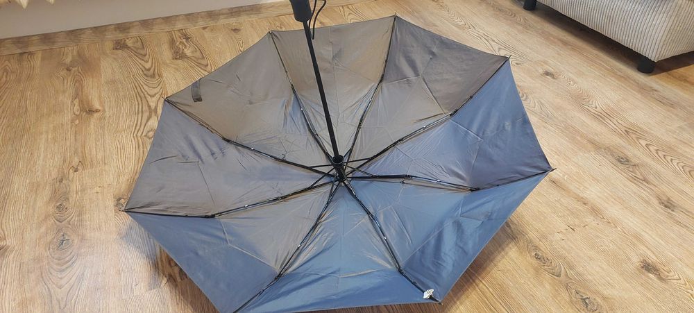 Parasol przeciwdeszczowy 3 sztuki - drobne uszkodzenia