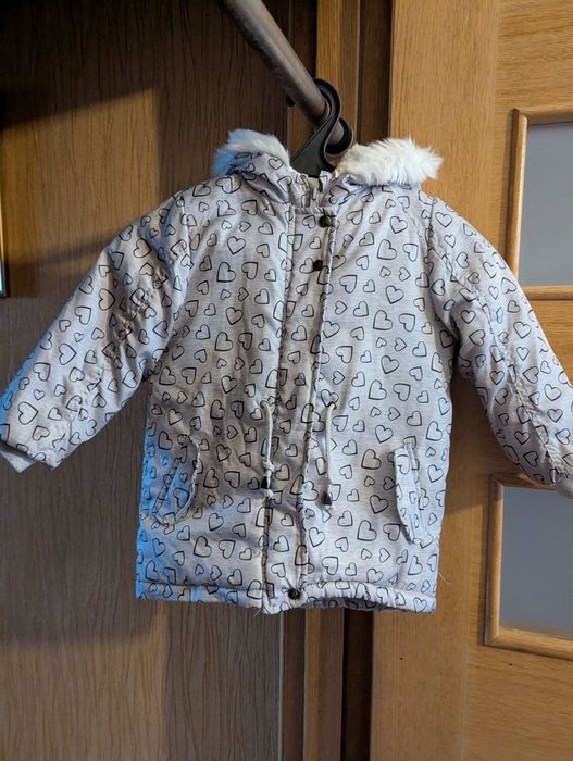 Зимова курточка на дівчинку  98-104 ,всередені хутро , в задовільному