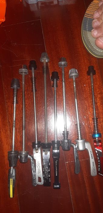 Apertos rápidos para rodas de bicicletas