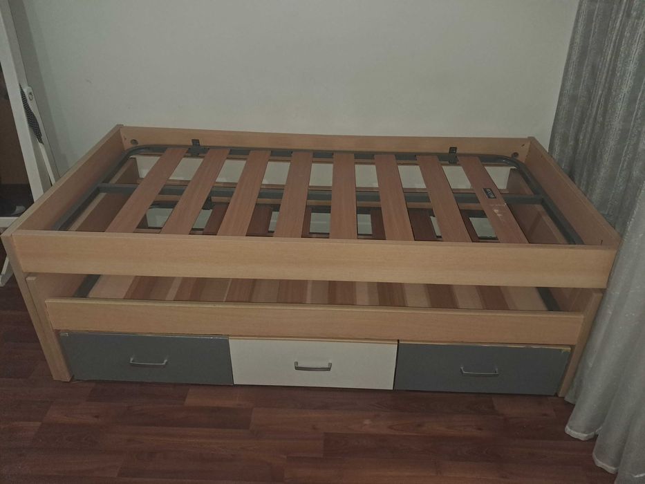 Cama dupla com gavetas