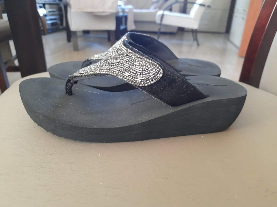 Japonki marki Giuseppe. Rozmiar 35. Nowe