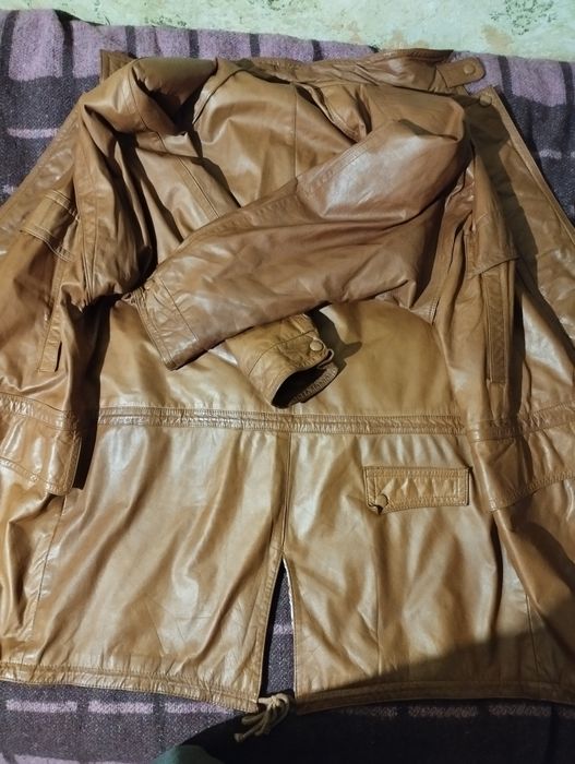 Кожаная демисезонная куртка