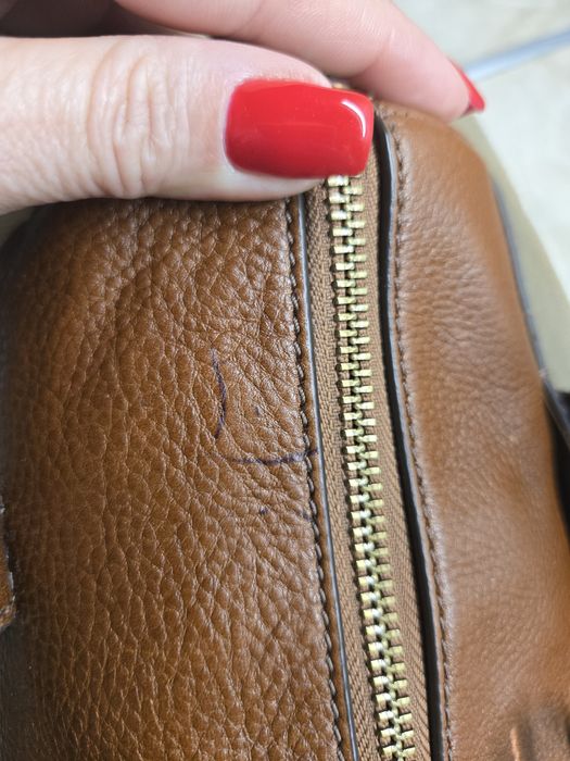 Продам шкіряну сумку FOSSIL