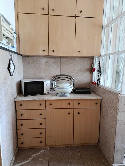 Alugo quarto individual a estudante