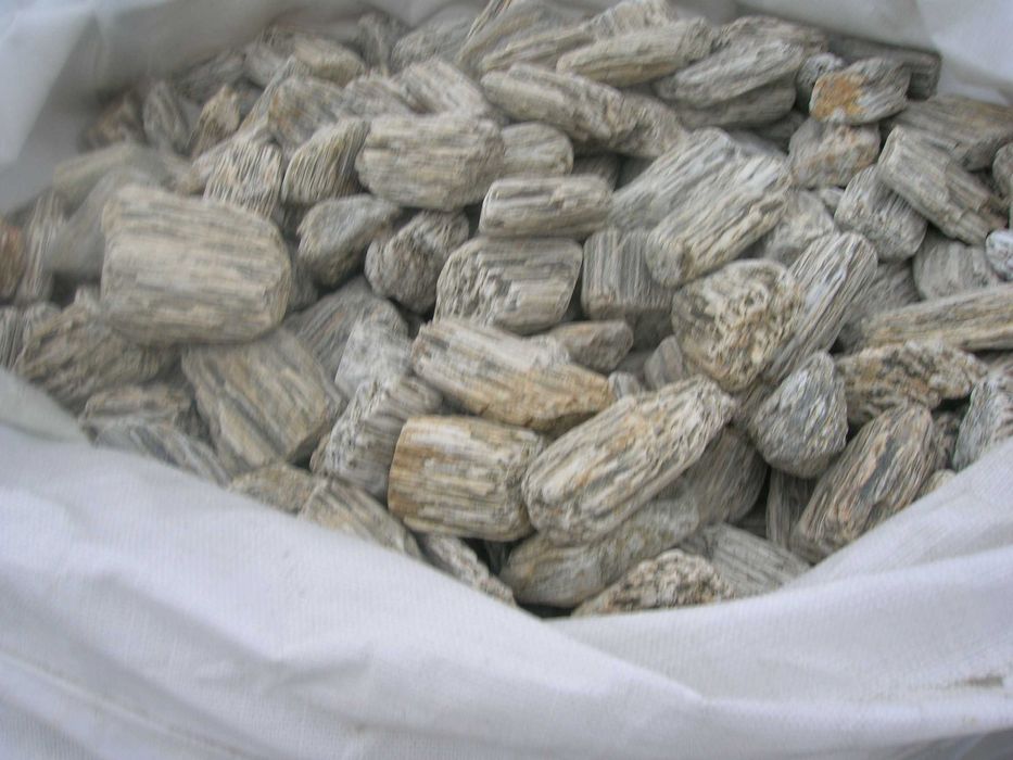 Grys  śnieżno biały, grysy ,kamień do ogrodu