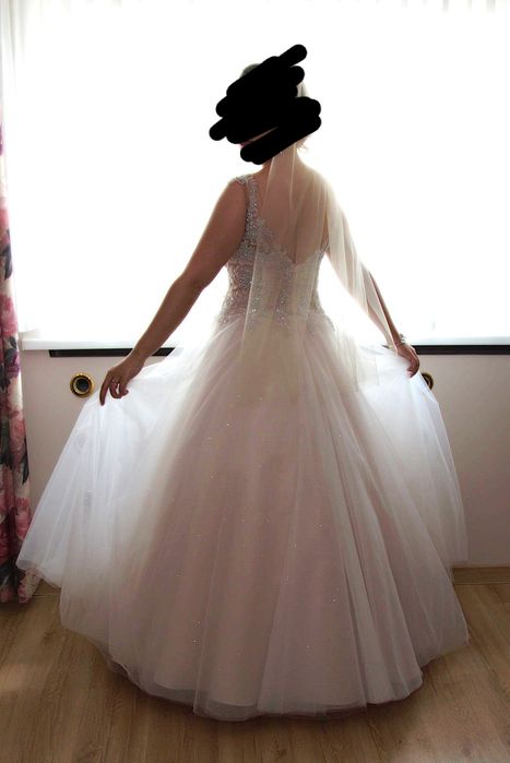 Suknia ślubna 40-42 rozmiar - Vanessa 1903. Polecam !