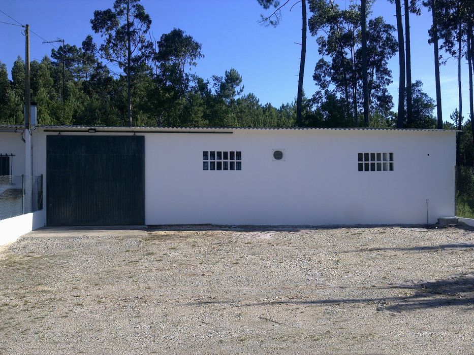 Armazém 120 m2 em Peroneto - Marinha Grande