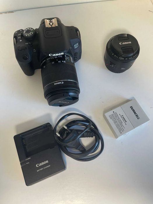Máquina Fotográfica Canon 700D + Objetiva 50mm 1.8 + 18-55mm, etc