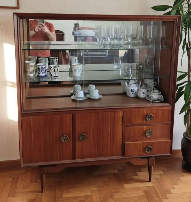 Conjunto Sala de Jantar Mid-Century: Mesa Extensível + 6 Cadeiras (Impecáveis) + vitrine