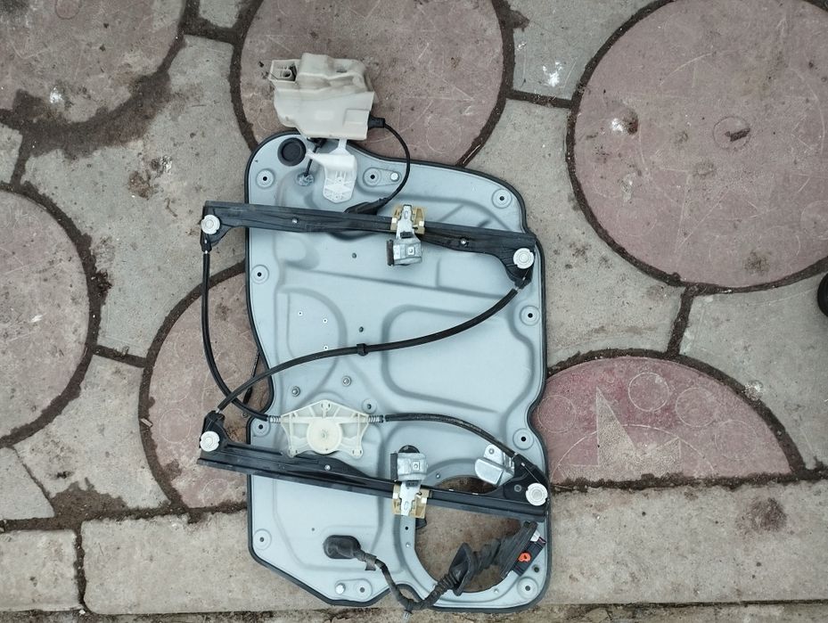 Volkswagen touran Фольксваген Туран скло підйомник, н