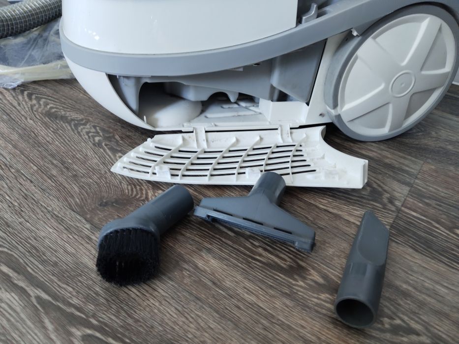 Продам пилосос миючий ZELMER ZVC762STUA