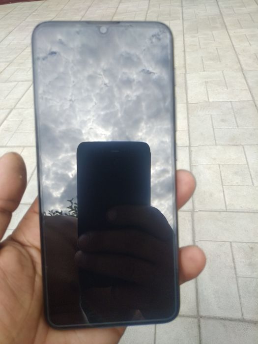 Продам телефон Motorola E20