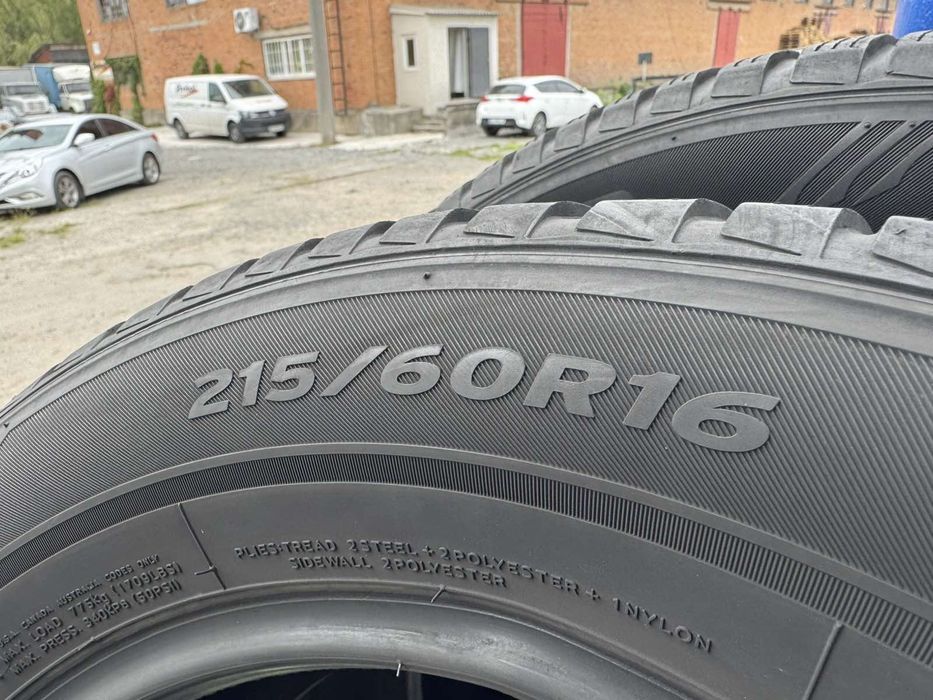 Зимові шини Laufenn 215/60 R16