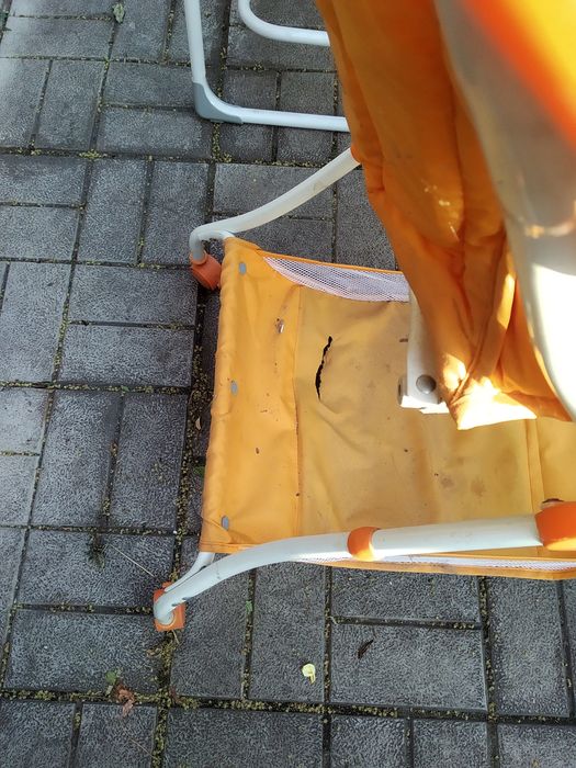 Продам столик для кормления.