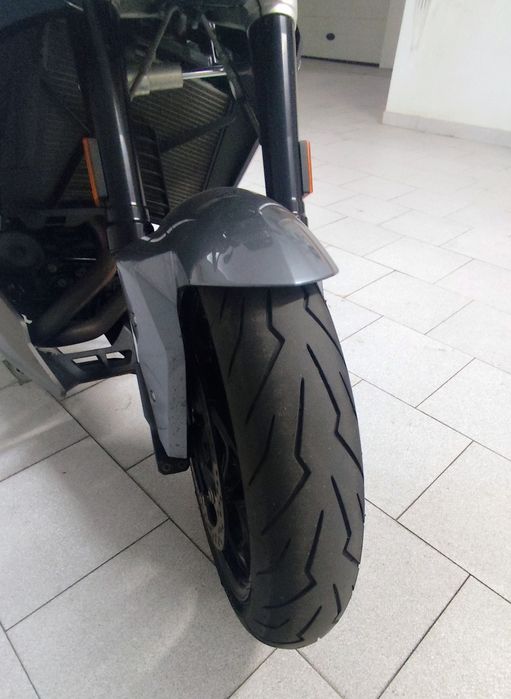 BMW F900R Dynamic ESA