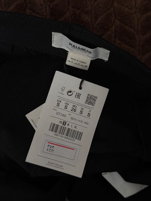 Брюки штани pull & bear чорні зі стрілками