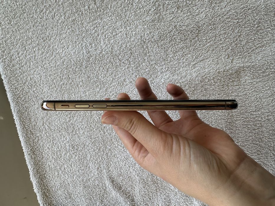 USZKODZONY iPhone XS Max na części