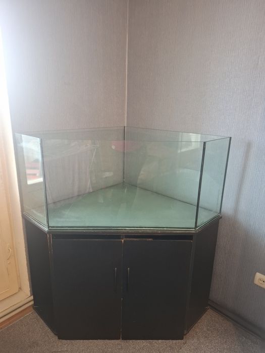 Кутовий акваріум на 280 л