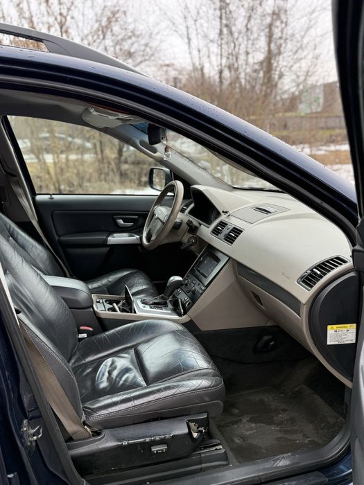 Volvo XC 90 в доброму стані