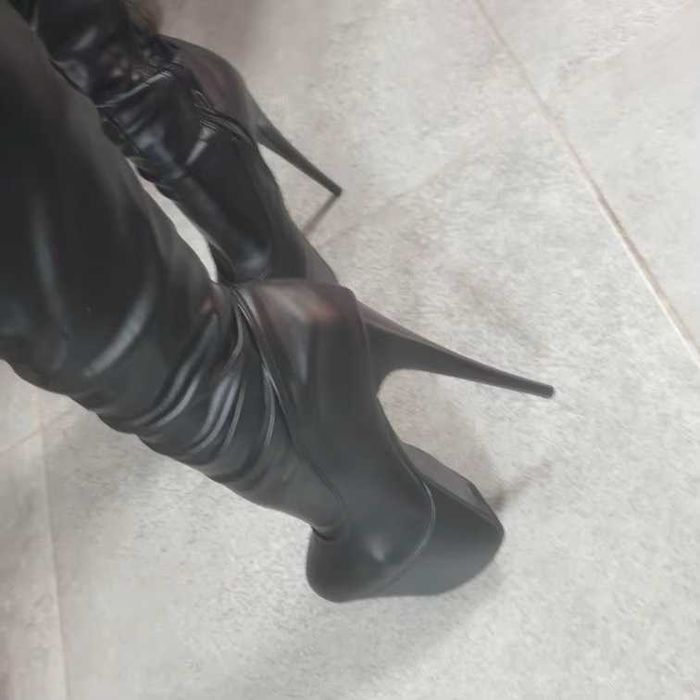 Kozaki na wysokiej platformie