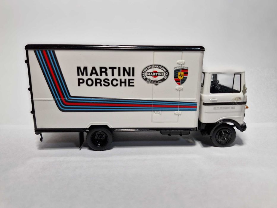 1/43 Mercedes-Benz LP 608 BMW Motorsport Support Vehicle VAN Schuco