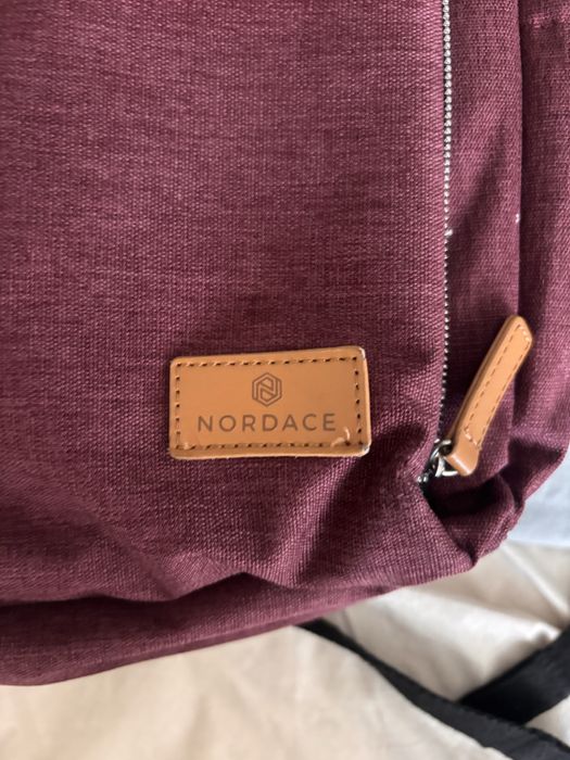 Nordace Siena Smart Backpack Бордовий, 19 л,USB для подорожів та міста