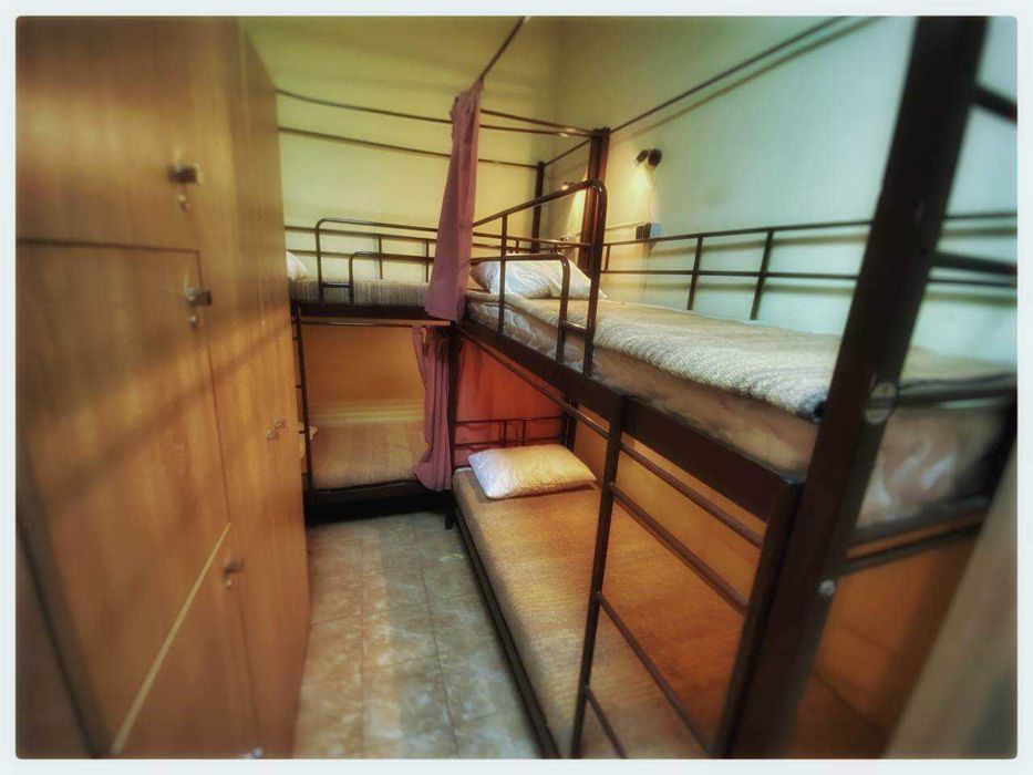 Комфортний хостел з гарним ремонтом. Метро Голосіївська 5 хвилин пішки