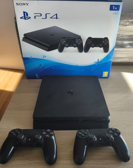 Vende-se PS4 1TB
