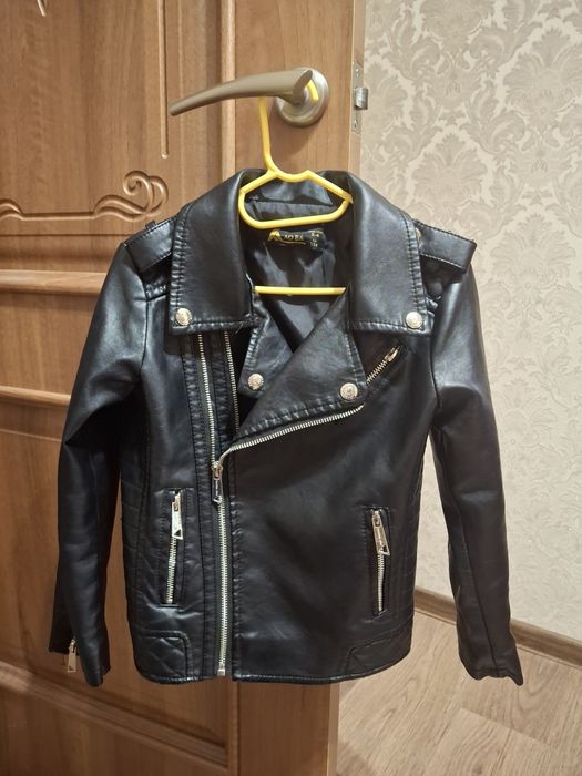 Шкіряна куртка для хлопчика,кожанка