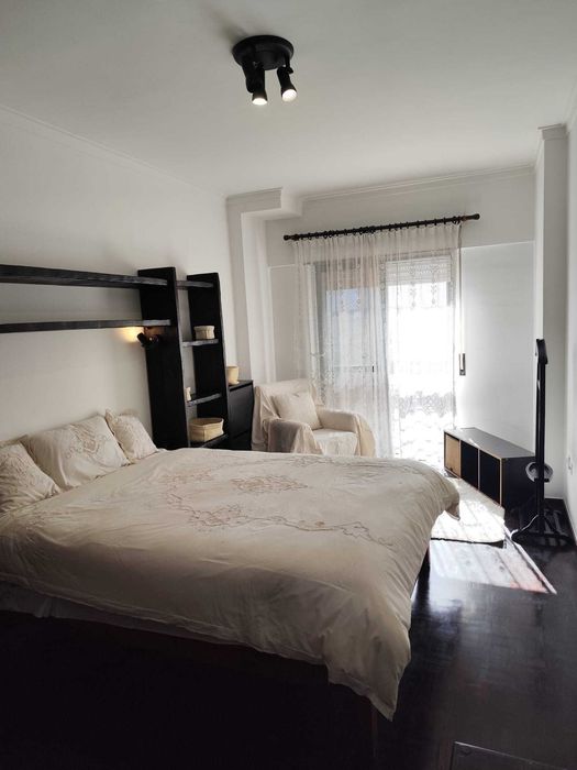Quarto a 30 minutos de Lisboa - Massamá a 5m do comboio