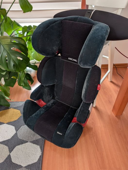 Продам два надійні та якісні дитячі автокрісла Recaro Milano.
