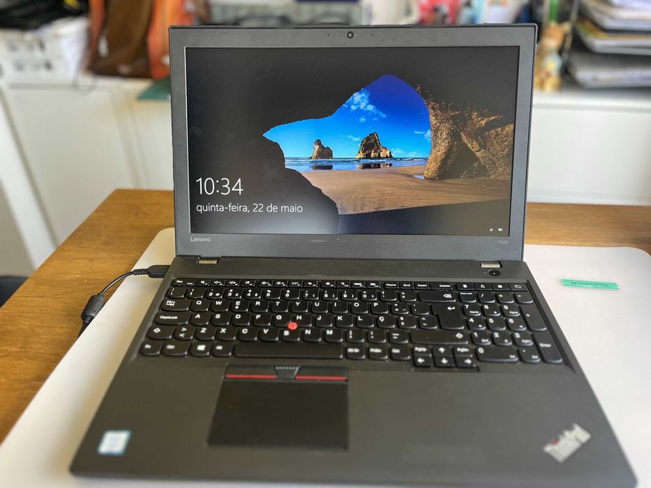 LENOVO Thinkpad T560 Intel i5-6200U Ecran 15.6” FHD 8GB RAM 256GB SSD!